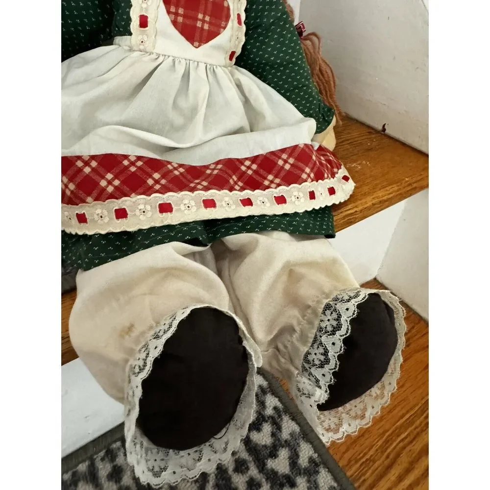 Vintage House‎ Of Hatten Soft Cloth Girl Doll Braids Green Dress Heart Apron 80s